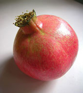 Pomegranates - half dozen; Half a dozen export quality pomegranates.